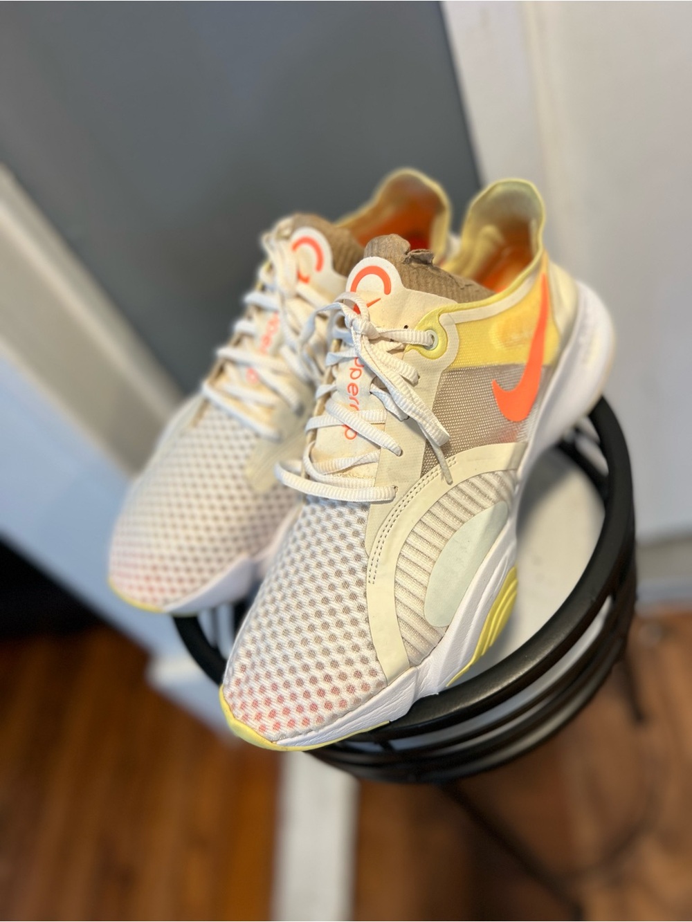 Nike Women's Cream Peach Yellow Mesh Running Sneakers size 8.5